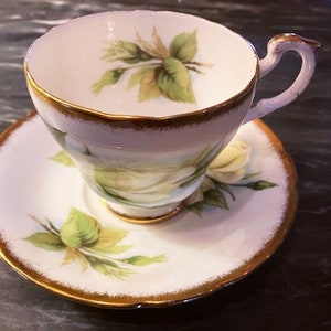 Paragon Fine Bone China Teacup and Saucer set – “Virgo” Pattern