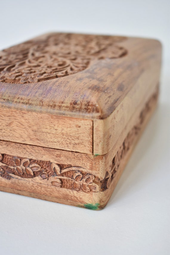 Vintage Carved Wood Trinket Jewelry Box, Floral P… - image 10