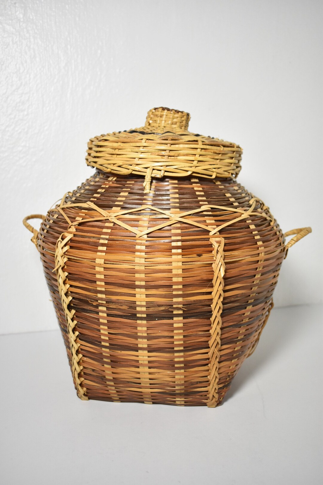 Vintage Woven Basket With Lid and Handles, Wicker Storage Container, Natural Brown Vessel (BAS87 ...