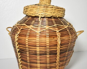 Vintage Woven Basket with Lid and Handles, Wicker Storage Container, Natural Brown Vessel  (BAS87)