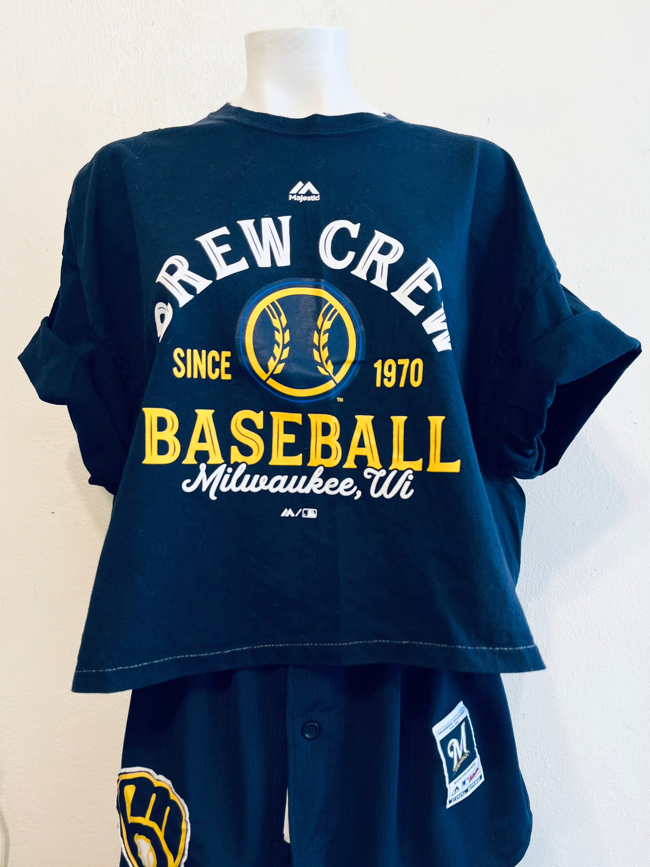 RETRO MILWAUKEE BREWERS OFFICIAL BASEBALL CLUB DISTRESSED T-SHIRT SIZE M