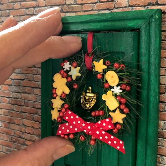 miniature wreaths for dollhouse