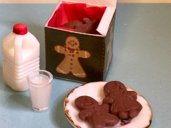 Miniature Plate of Gingerbread Man Cookies//Glass of Milk DOLLHOUSE Christmas