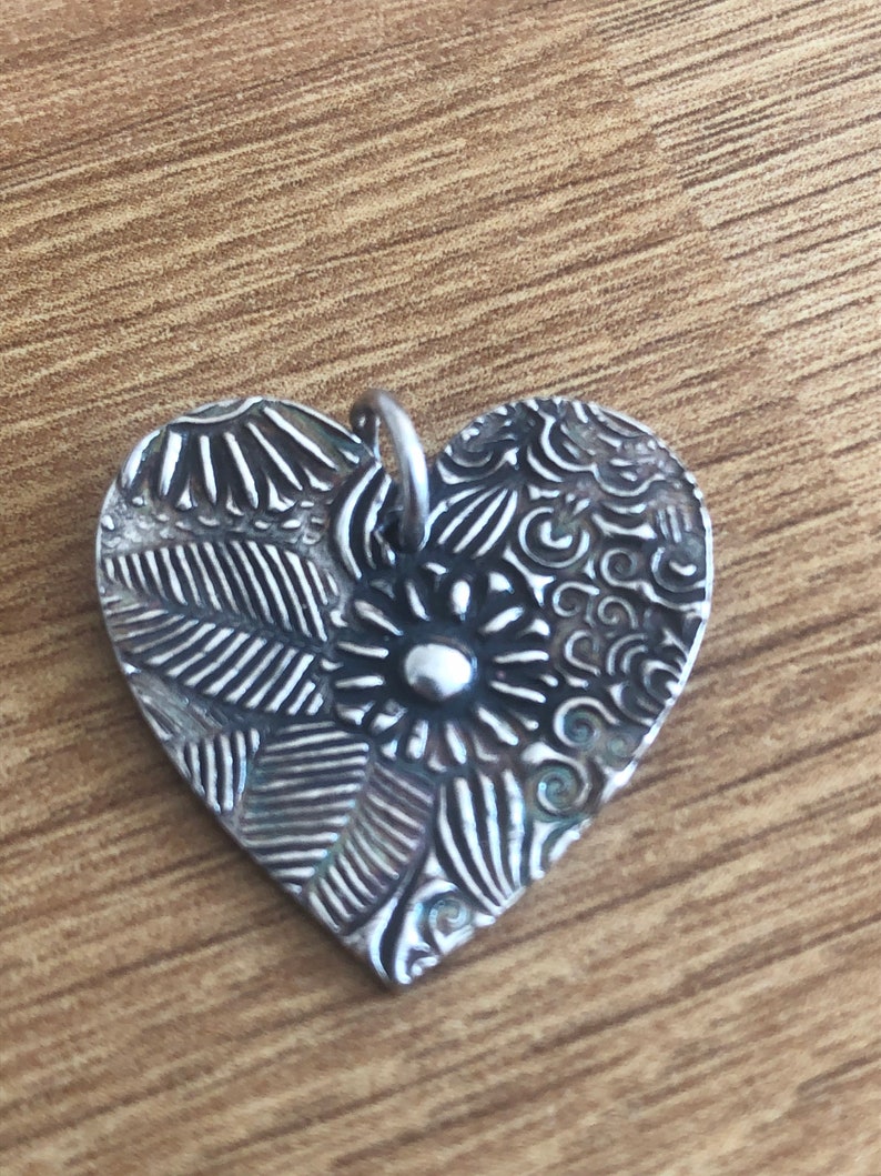 Large Fine Silver Floral Heart Pendant: Oxidized Handmade Necklace bild 7