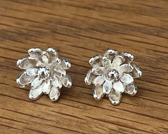 Flower stud earrings, flower studs, small flower earrings, handmade flower earrings, gift for her, silver flower studs, handmade flower stud