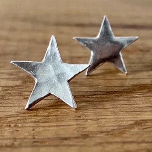 Hammered silver star studs, hammered star studs, Silver star stud earrings, star earrings, large star stud earrings