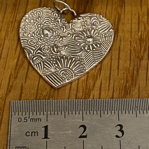 Large Fine Silver Floral Heart Pendant: Oxidized Handmade Necklace bild 8