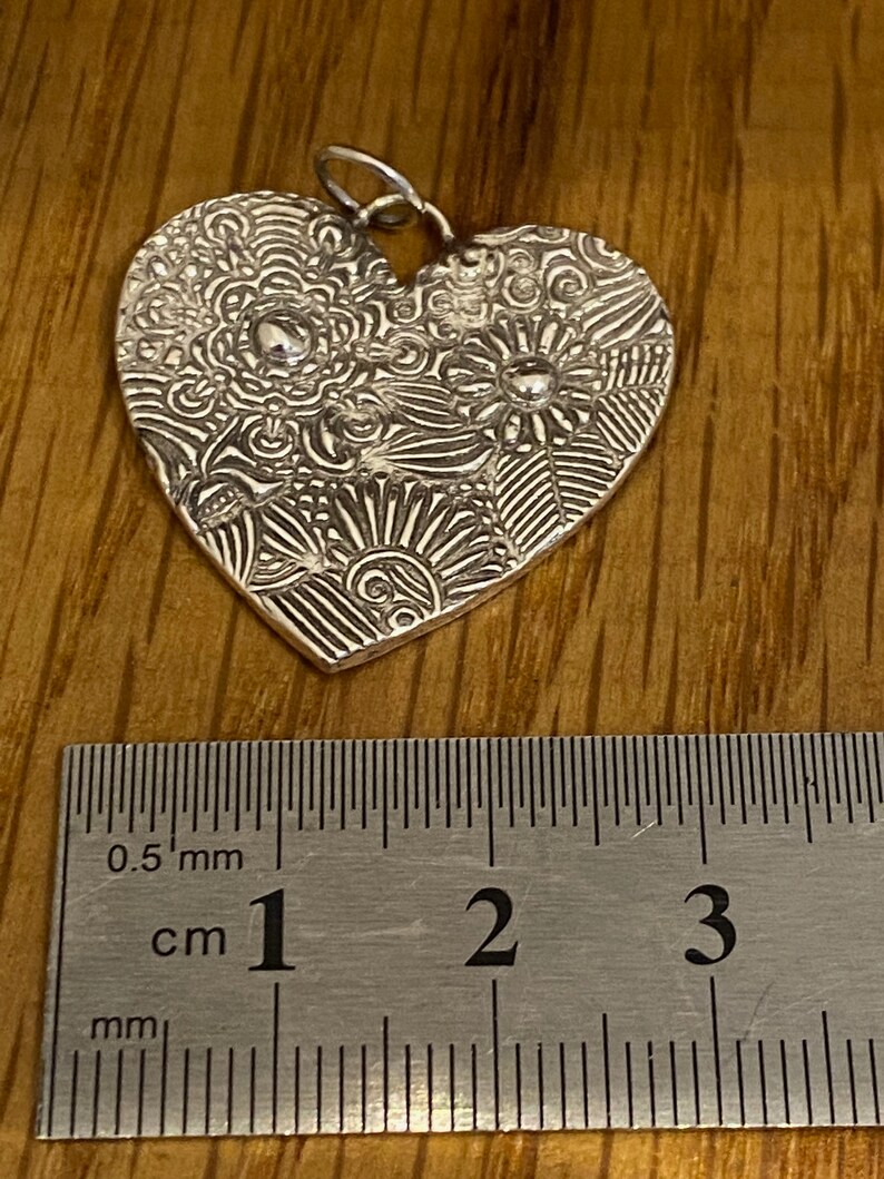 Large Fine Silver Floral Heart Pendant: Oxidized Handmade Necklace bild 8