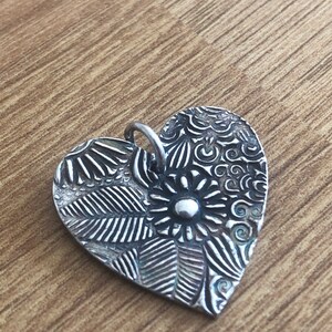 Large Fine Silver Floral Heart Pendant: Oxidized Handmade Necklace bild 6