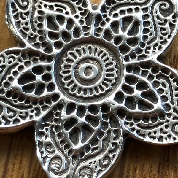 Beautiful handmade silver Henna Flower pendant, silver henna necklace, Silver Mandela necklace, Mehndi necklace, silver Mandela pendant