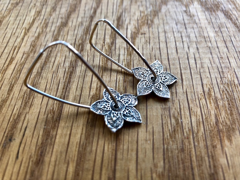 spinning Mehndi Beautiful Handmade Silver Henna Flower pendant and drop spinning earring set spinning earrings earrings silver henna