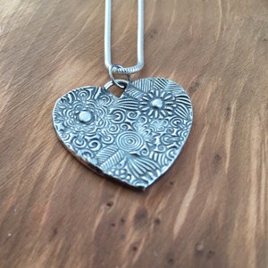 Large Fine Silver Floral Heart Pendant: Oxidized Handmade Necklace bild 5