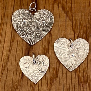 Large Fine Silver Floral Heart Pendant: Oxidized Handmade Necklace bild 9