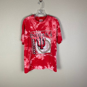 T-shirt vintage Indiana University (grande taille) des années 90 Tie Dye IU Indiana Hoosiers Pitchfork Memorial Stadium Bloomington Alumni Tee