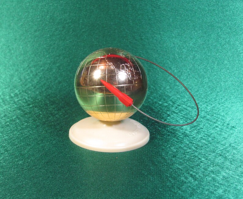 Vintage Souvenir Figur Space Globe Rakete Gagarin Sputnik ...