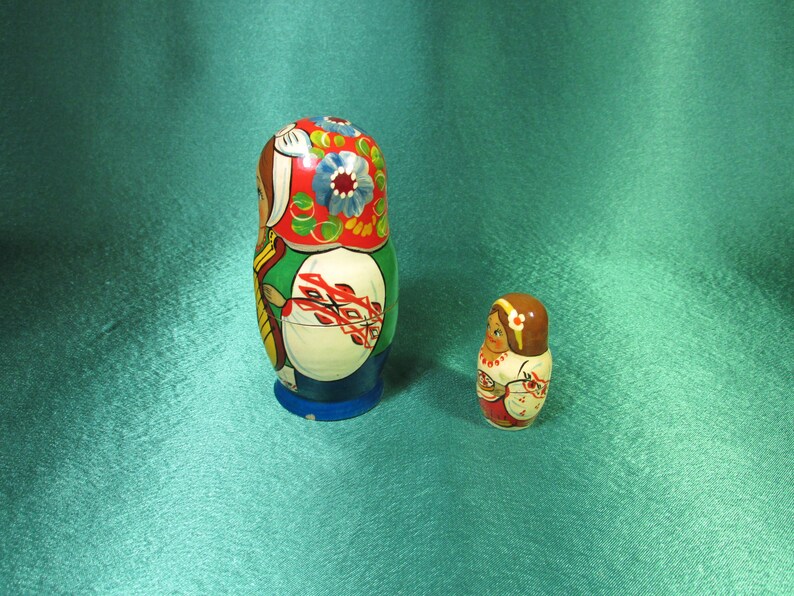 Matrioshka Wooden Handpainted Set of 2 Nesting Doll Vintage Soviet Collectible Souvenir Old Folk Style Gift Home Decor Russian Style USSR 4