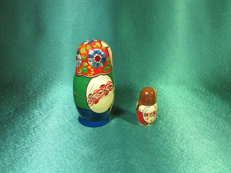 Matrioshka Wooden Handpainted Set of 2 Nesting Doll Vintage Soviet Collectible Souvenir Old Folk Style Gift Home Decor Russian Style USSR 4