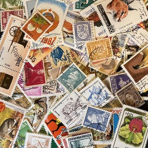 N064 - 100 Different Worldwide Stamps | Foreign Stamps | Scrapbooking, Junk Journal, collages | Stamp collecting