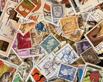 N064 - 100 Different Worldwide Stamps | Foreign Stamps | Scrapbooking, Junk Journal, collages | Stamp collecting