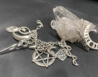 DOME-SPACE Adjustable Silver Bracelets Black Magic Witchcraft Power Of ThreeHand Chain Link Bracelet Clear Bangle Custom Glass Cabochon Charm DOME-SPACE Adjustable Silver Bracelets Black Magic Witchcraft Power Of ThreeHand Chain Link Bracelet Clear Bangle Custom Glass Cabochon Charm