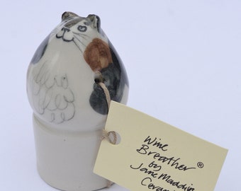 Wine Bottle Stopper Breather, Super smart Tortoiseshell Cat Winebreather hand made and decorated in porcelain