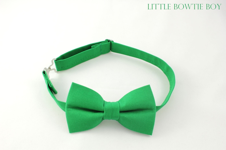 Kelly Green Bow tie Solid green bow tie green baby bowtie adjustable pretied kids bowtie Emerald green; Grass green bowtie for boys