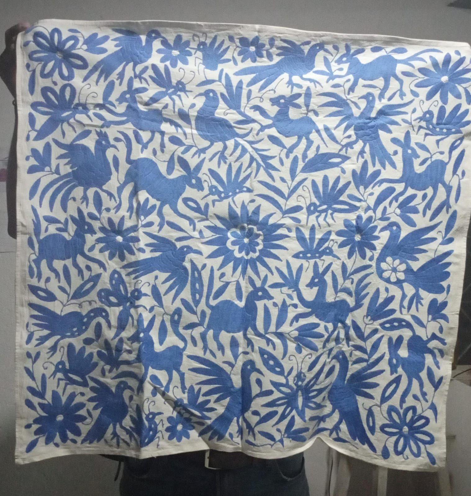 メキシコの伝統的な手作りの刺繍   タペストリー 手刺繍のオトミタペストリー：メキシコの鳥と花の壁アート - 船の準備