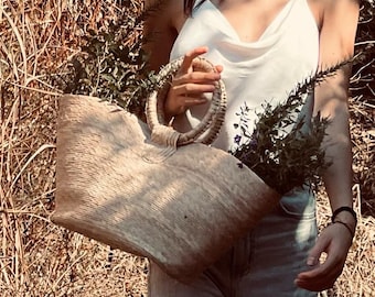 Handwoven Palm Leaf Basket Tote: Mexican Artisan Market Bag