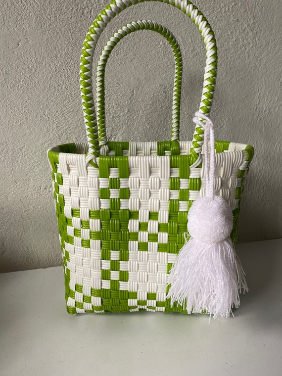 Handbags Grey- Light Green Lunch Bag, Handmade, Wire Basket- Vangi Cross  Knot Design, Size: Medium at Rs 446/piece in Chennai