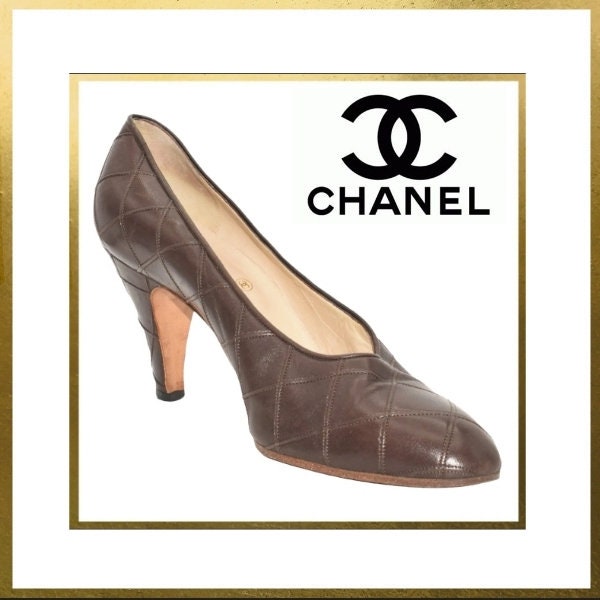 CHANEL • Classic Quilted Dark Chocolate Leather Medium Heel Pumps • Vintage 1990s • Very Good Condition • Size EU 37 / UK 4