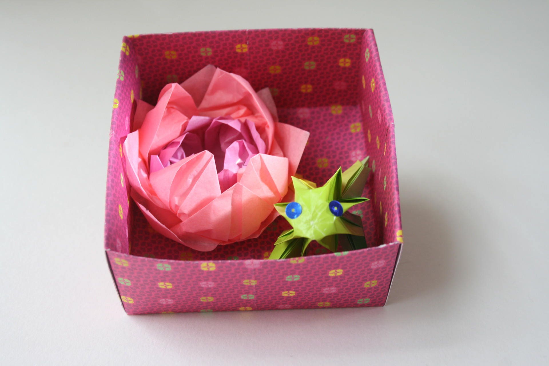 Boîte à Nénuphar et Grenouille Verte en Origami No4