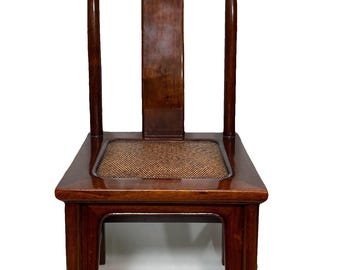 Children's chair with low seat and backrest in Chinese elm