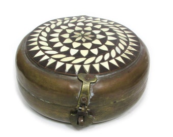 Chapati box in brass with inlays