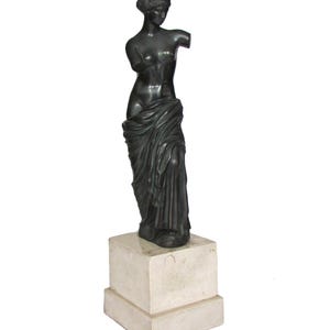 Aphrodite Venus de Milo Statue