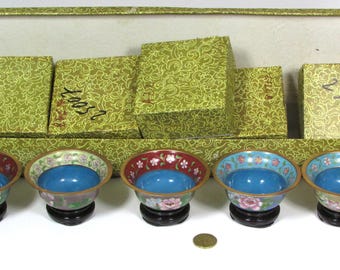 Set of oriental vases in cloisonne