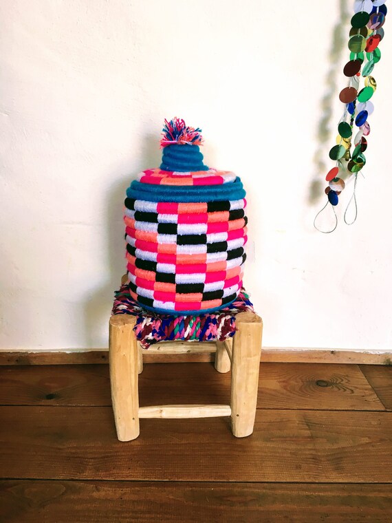 Corbeille à pain berbère en laine colorée tissé à la main, panier berbère marocain