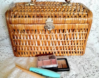 Vintage Small Wicker Picnic Basket or Purse with Handle