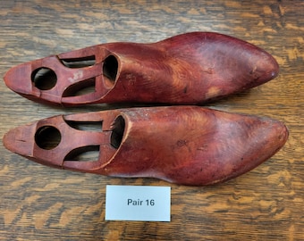 Antieke houten leest, paar, heren 7B