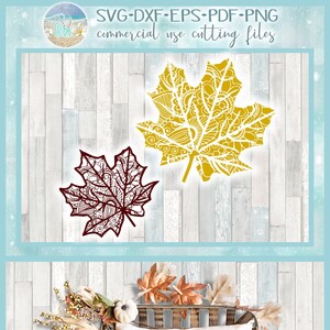 Op de afbeelding: Twee digitale snijbestanden van een esdoornblad met een mandala-ontwerp. De bladeren zijn bruin en geel. De afbeelding toont een projectidee van een kussen met een bruin mandala-blad erop.