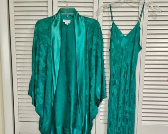 Vintage Bonwit Teller Emerald Green Silk Nightgown Two Piece Set, Size Petite, Dolman Sleeve Robe Jacket, 1980s Lingerie, Made In Hong Kong