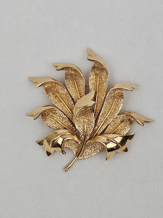 Vintage Crown Trifari Leaf Brooch Pin, Shiny Smoo… - image 1