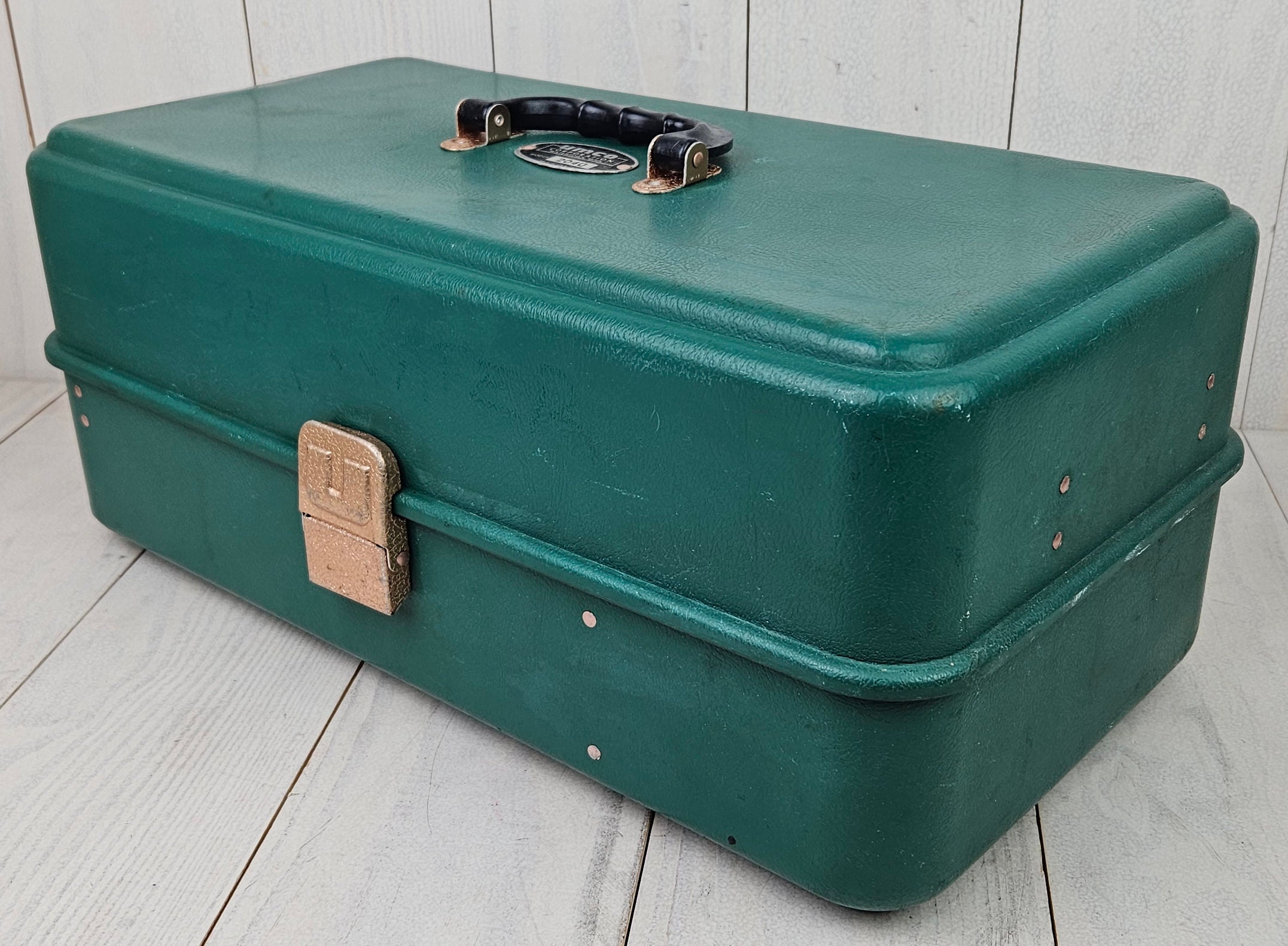 Vintage Victor Metal Tackle Box With One Plastic Tray by Atco, Lititz, PA,  13.5 X 6.5 X 4, No Dents, Lots of Wear & Stains, Some Corrosion -   Canada