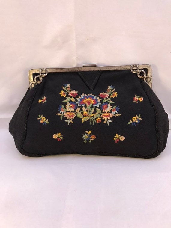 Vintage 20s 30s embroidered evening bag. Deco.