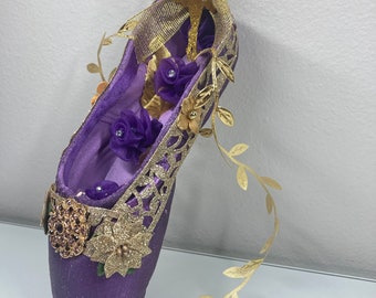 Decorated Purple Gold Pointe Shoe Gift Collectible Barbie 12 Dancing Princesses Ashlyn