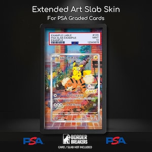 Puede incluir: Una funda de arte extendido para tarjetas graduadas PSA con una colorida ilustración de un personaje Pikachu amarillo montado sobre una criatura de rayas naranjas y negras. La losa incluye una etiqueta con el texto EXAMPLE LABLE, PSA SLAB EXAMPLE.