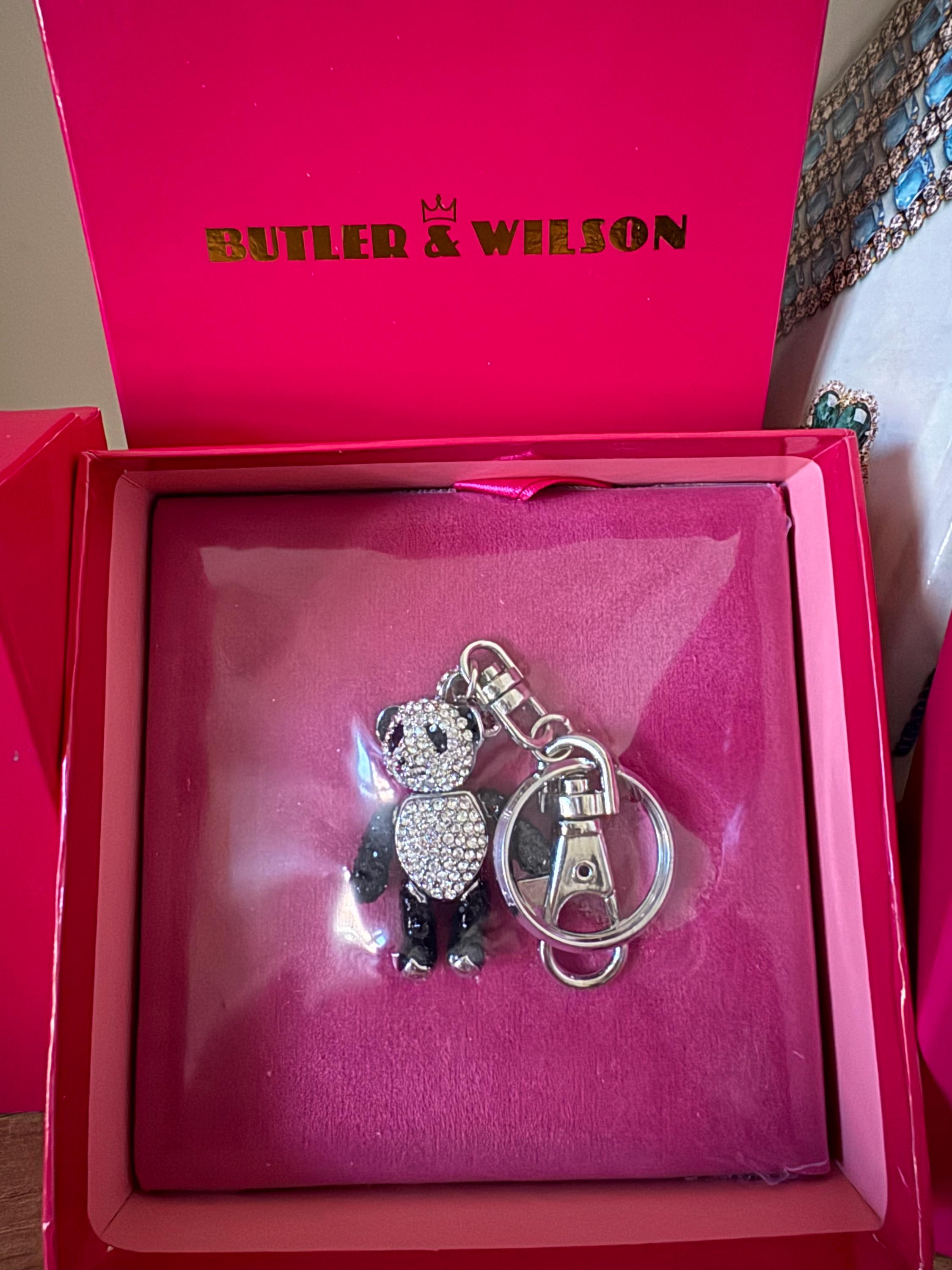 激安直営店 Butler Etsy - Brooches Panda Wilson and 小物