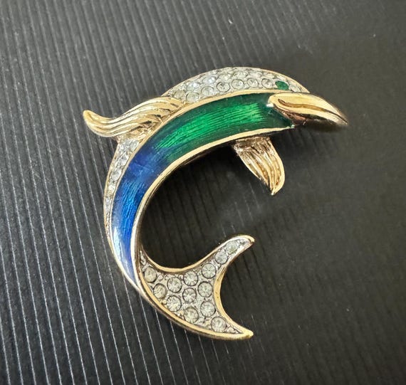 Broche Pendentif Vintage Néo-renaissance à 2 Dauphins Et Pampille - Doré, Alliage, 75x45 Mm, Occasion