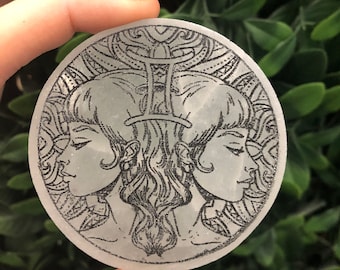 Plaque quadrillée en cristal du zodiaque Gémeaux, plaque de chargement en sélénite gravée, cadeau astrologie