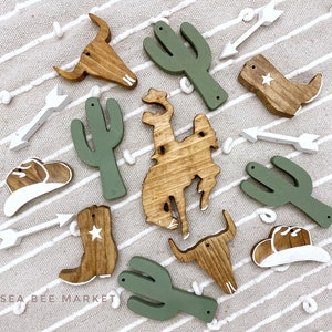 Cowboy Western Crib Mobile Klassieke/Vintage Cowboy Kinderkamer Mobiel Rodeo Kinderkamer Wilde Westen Cowboylaarzen, Cactus, Cowboyhoeden, Paard afbeelding 4