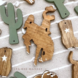 Cowboy Western Crib Mobile Klassieke/Vintage Cowboy Kinderkamer Mobiel Rodeo Kinderkamer Wilde Westen Cowboylaarzen, Cactus, Cowboyhoeden, Paard afbeelding 9